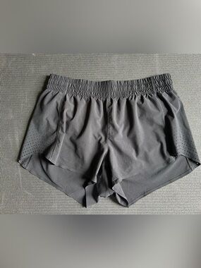 Athleta Hustle 3” Short size small